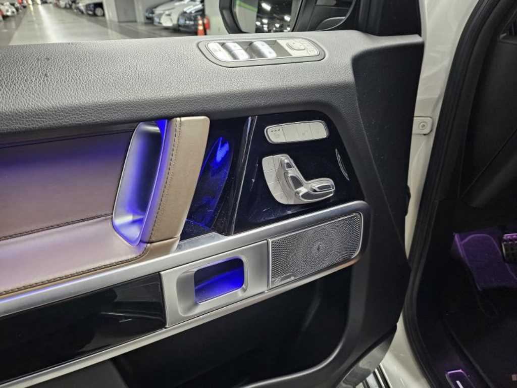 Mercedes-Benz G-Class — photo 14