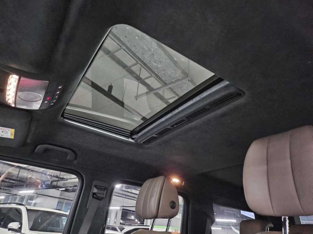 Mercedes-Benz G-Class — photo 16