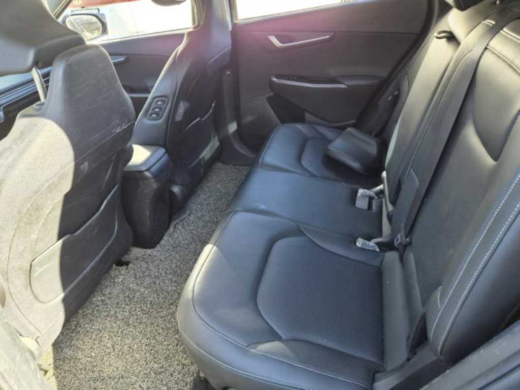 Kia EV6 — photo 09