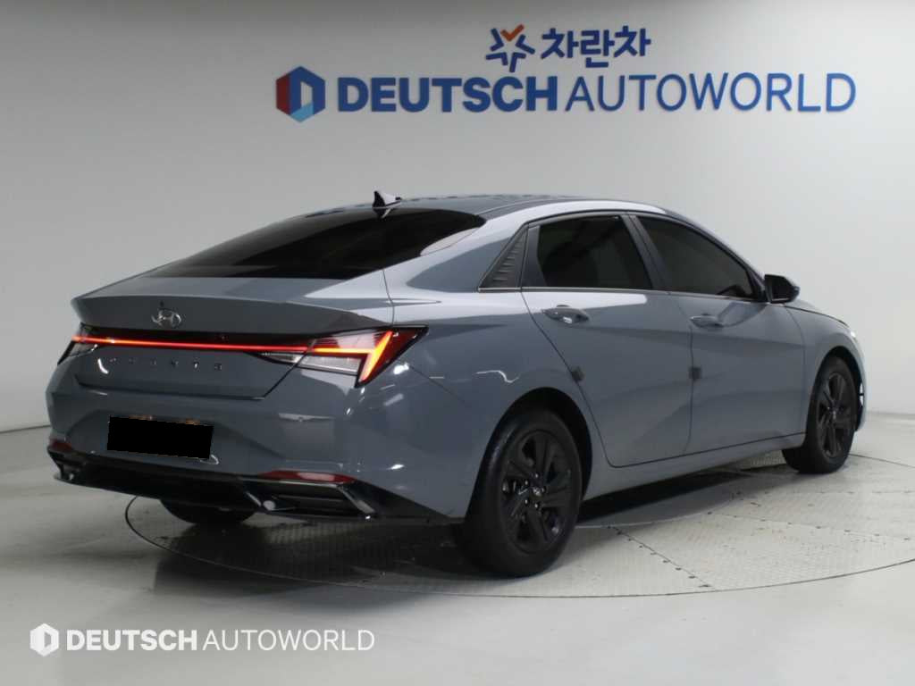 Hyundai Avante — photo 05