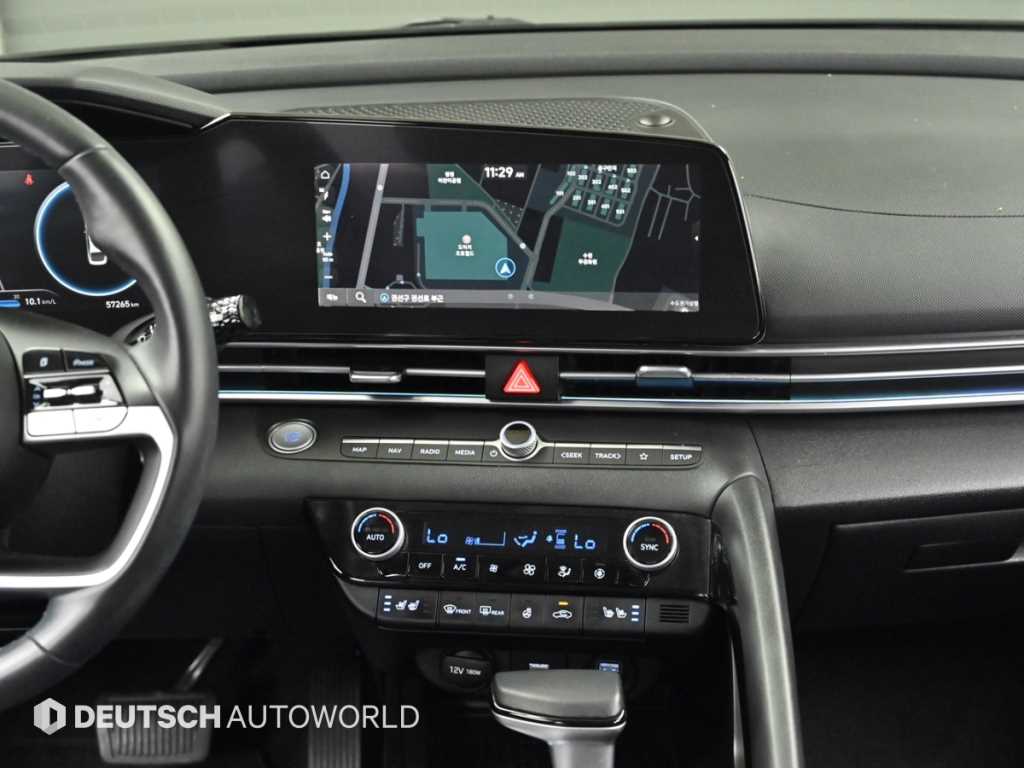 Hyundai Avante — photo 09
