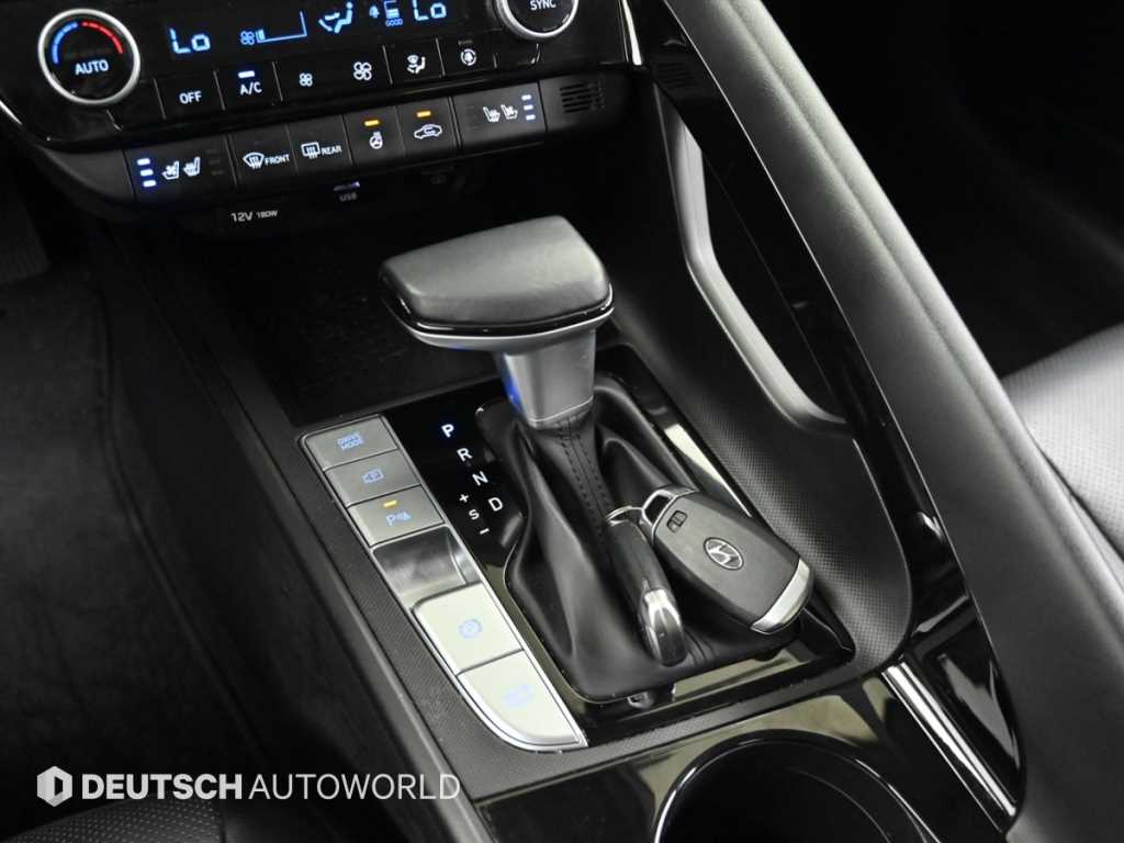 Hyundai Avante — photo 13