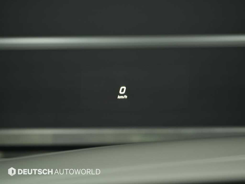 Mercedes-Benz E-Class — photo 17