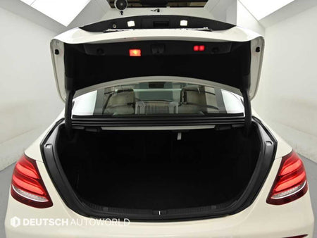 Mercedes-Benz E-Class — photo 19