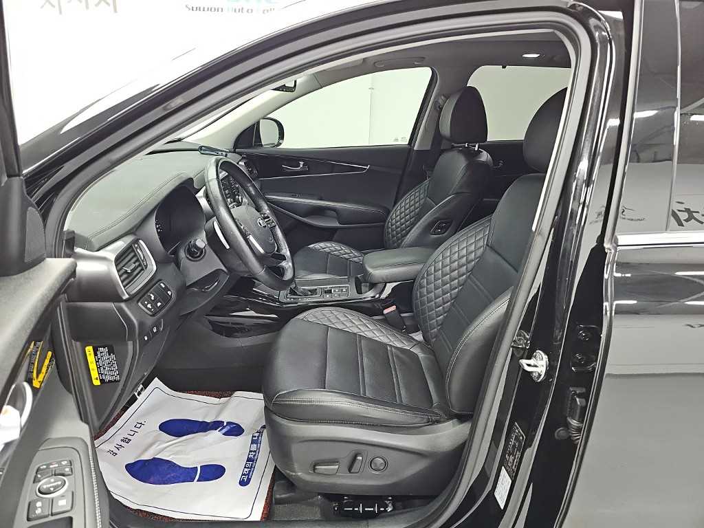 Kia Sorento — photo 11