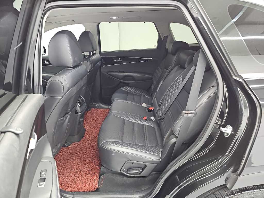 Kia Sorento — photo 12