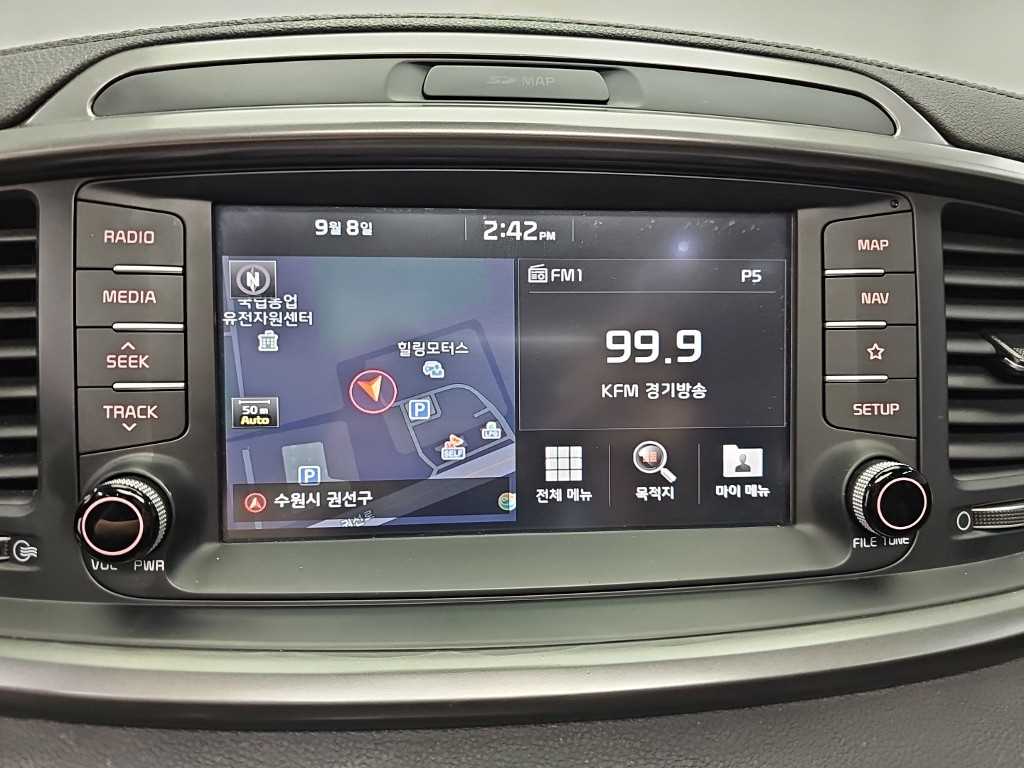 Kia Sorento — photo 16