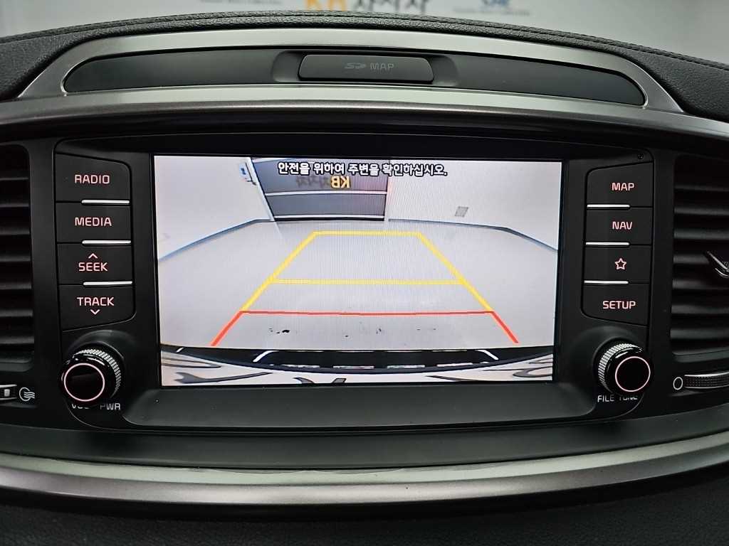 Kia Sorento — photo 17