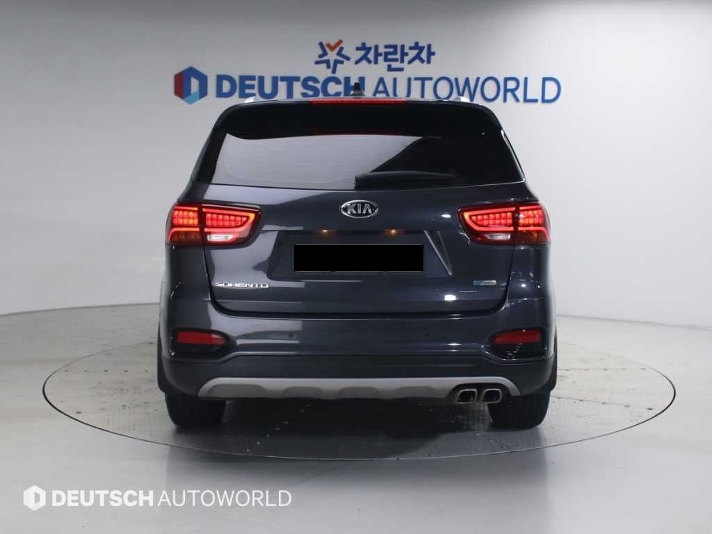 Kia Sorento — photo 03