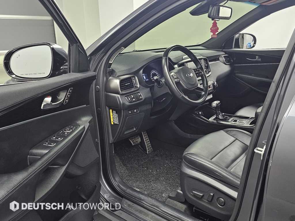Kia Sorento — photo 11