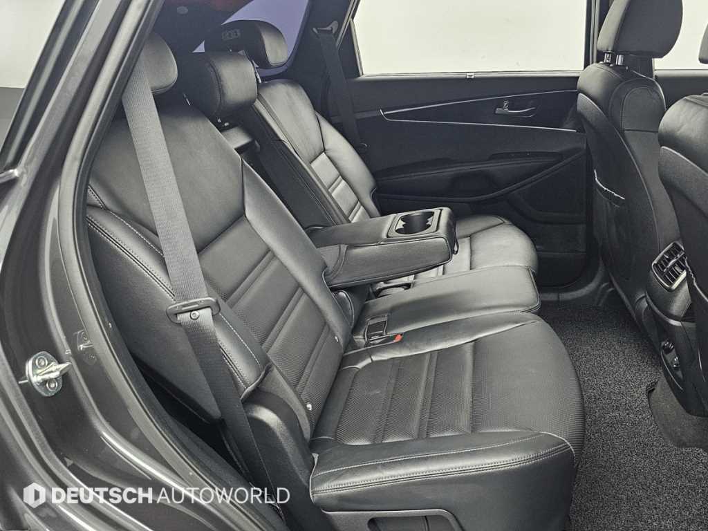 Kia Sorento — photo 12