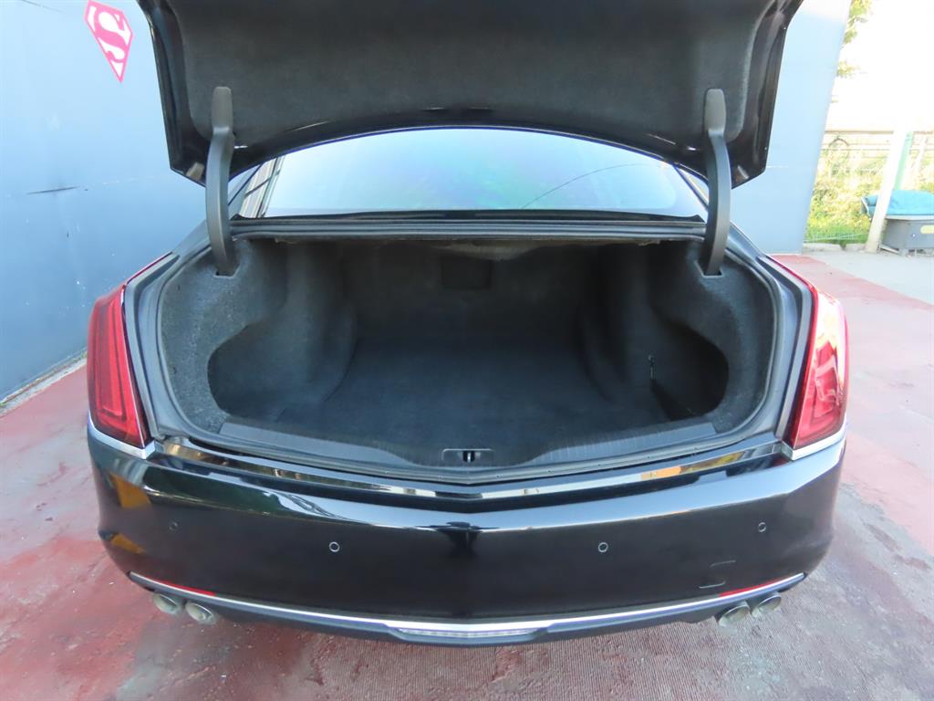 Cadillac CT6 — photo 05