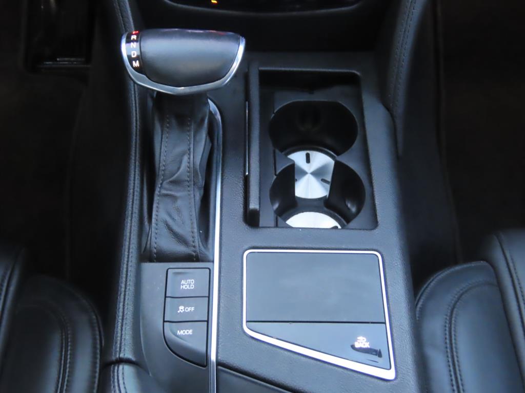 Cadillac CT6 — photo 13