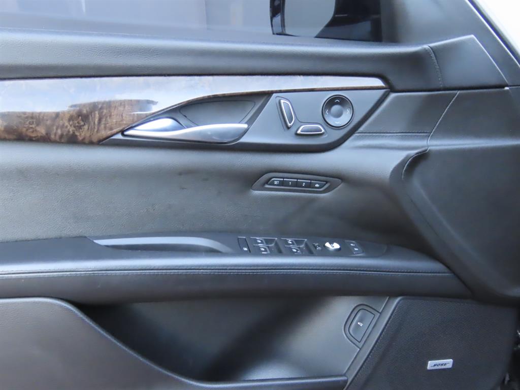 Cadillac CT6 — photo 14