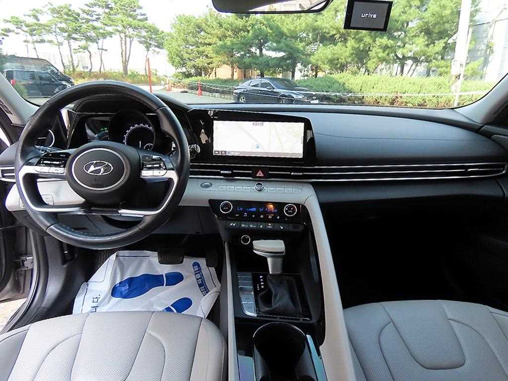 Hyundai Avante — photo 07