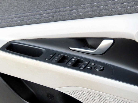 Hyundai Avante — photo 11