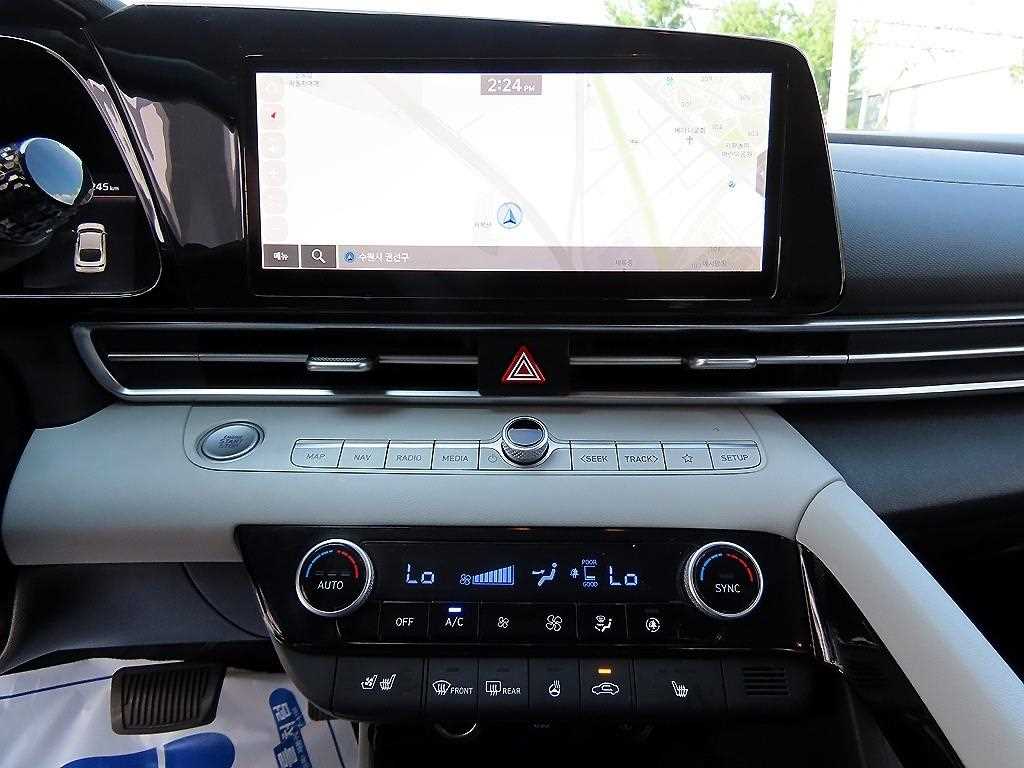 Hyundai Avante — photo 13