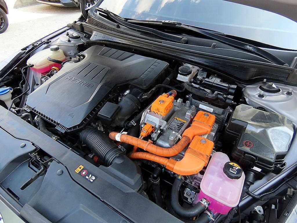 Hyundai Avante — photo 17