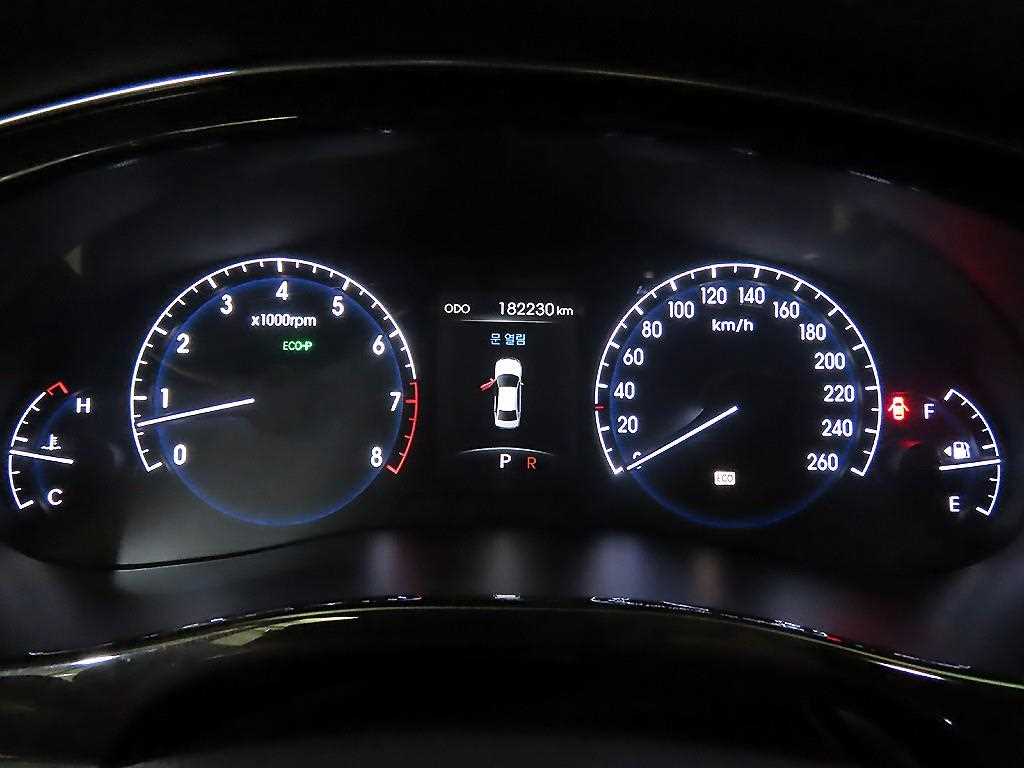 Hyundai Genesis — photo 09