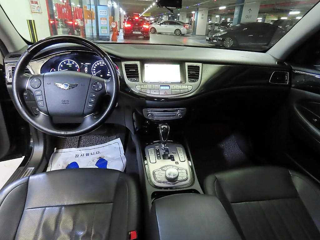 Hyundai Genesis — photo 10