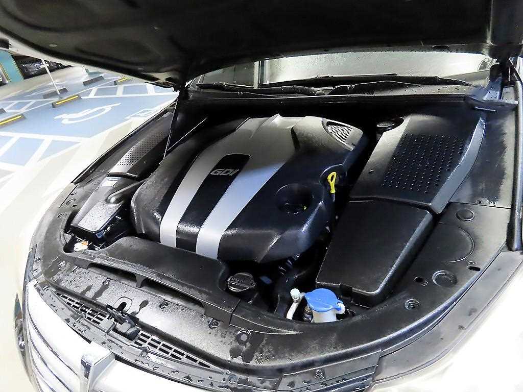 Hyundai Genesis — photo 19