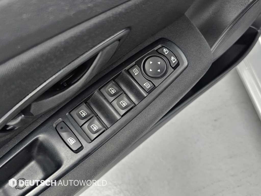 RENAULT SM3 — photo 16