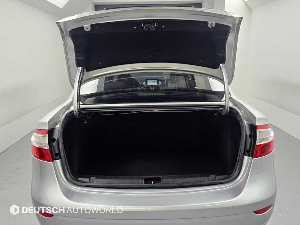 RENAULT SM3 — photo 19