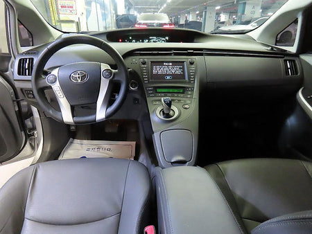 Toyota Prius — photo 10