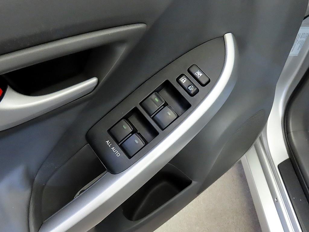 Toyota Prius — photo 13