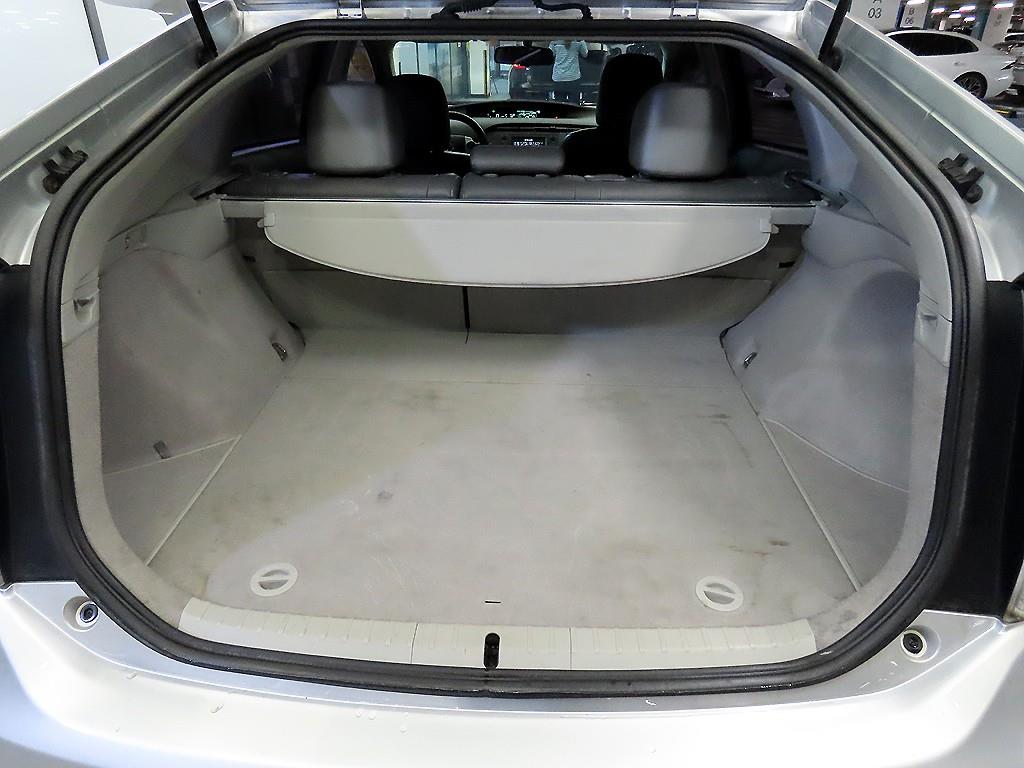 Toyota Prius — photo 17