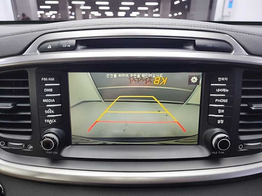 Kia Sorento — photo 17