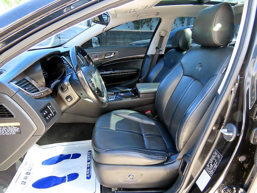 Kia K9 — photo 05
