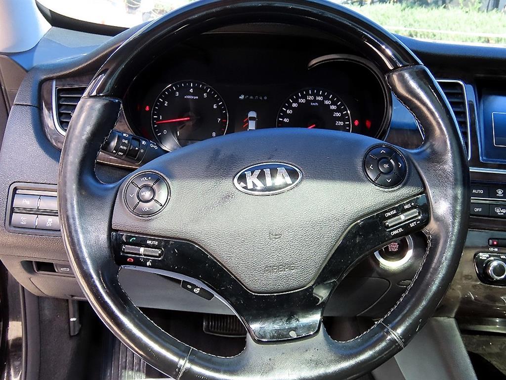 Kia K9 — photo 08