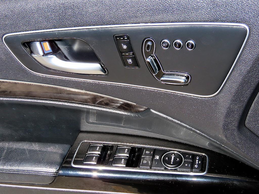 Kia K9 — photo 11