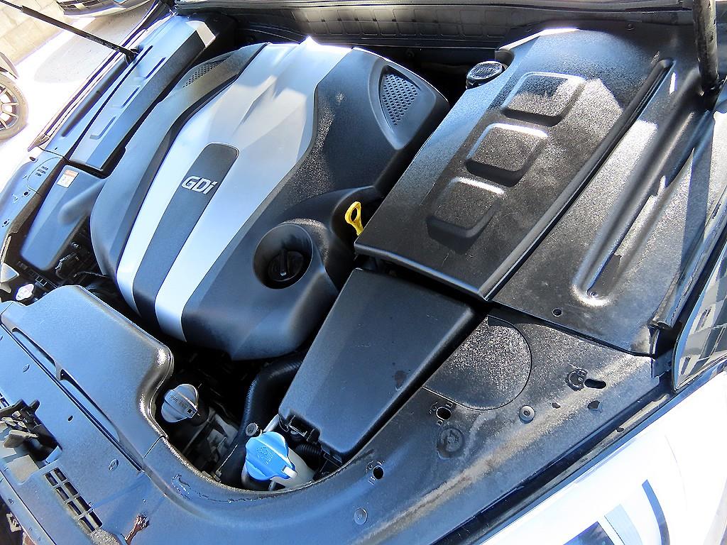 Kia K9 — photo 19