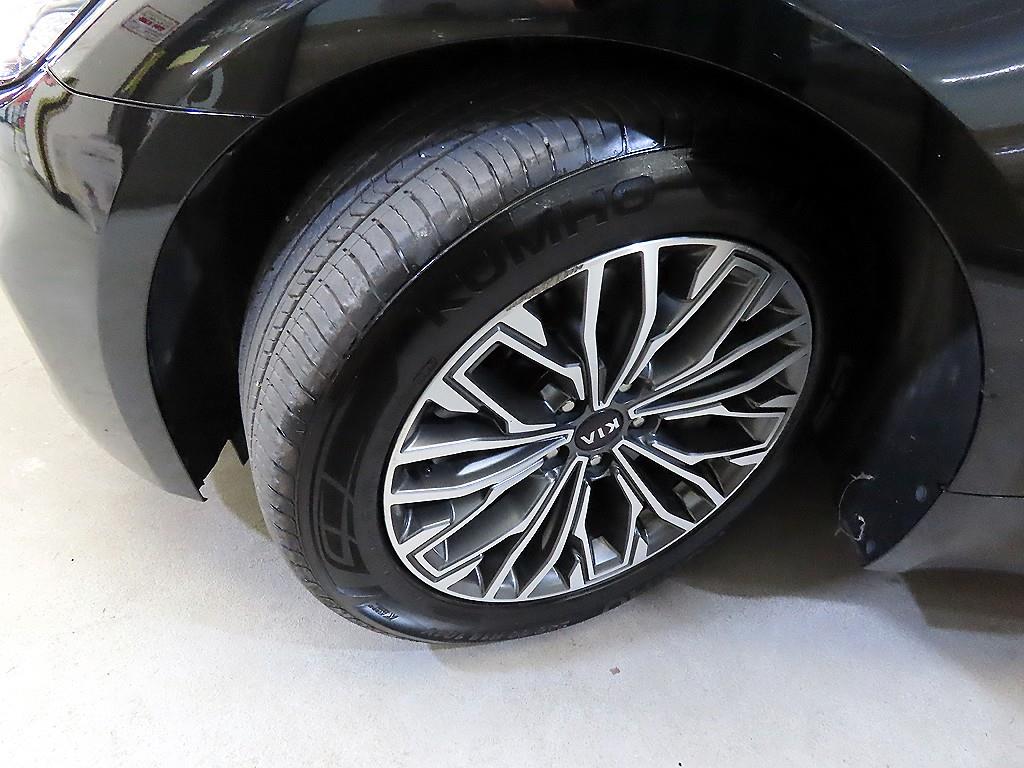 Kia K9 — photo 20