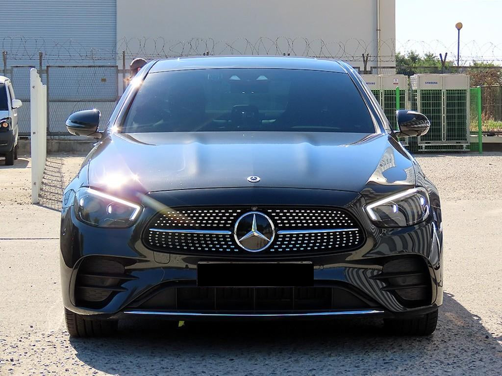 Mercedes-Benz E-Class — photo 01