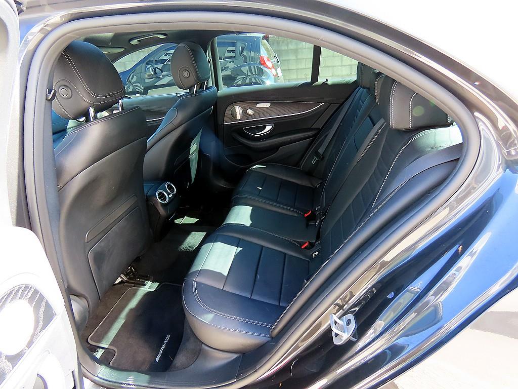 Mercedes-Benz E-Class — photo 06