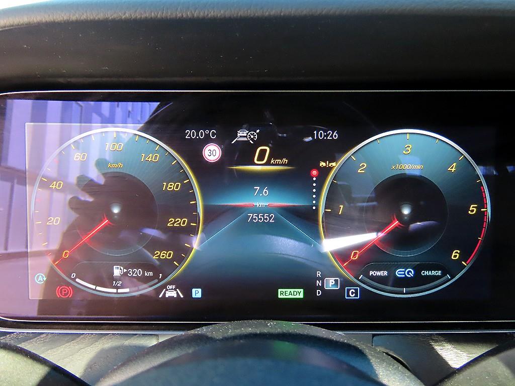 Mercedes-Benz E-Class — photo 09