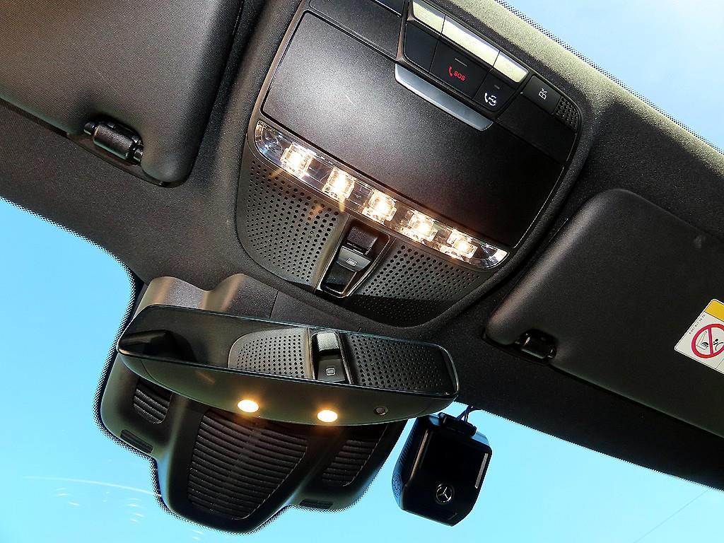 Mercedes-Benz E-Class — photo 15