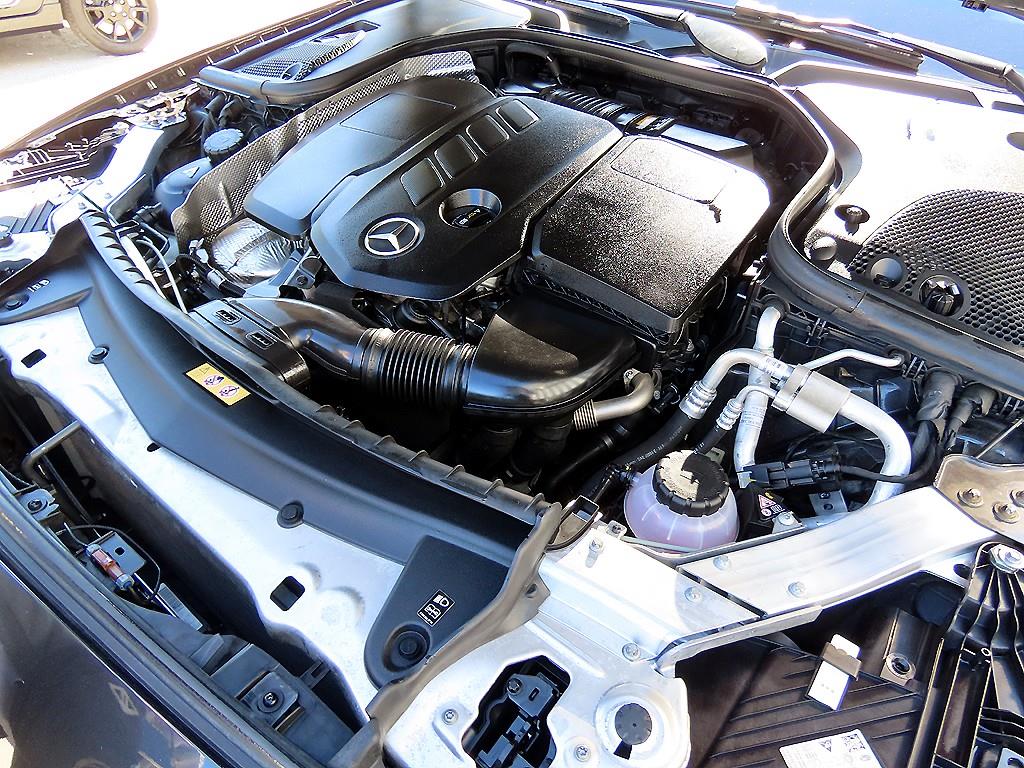 Mercedes-Benz E-Class — photo 19