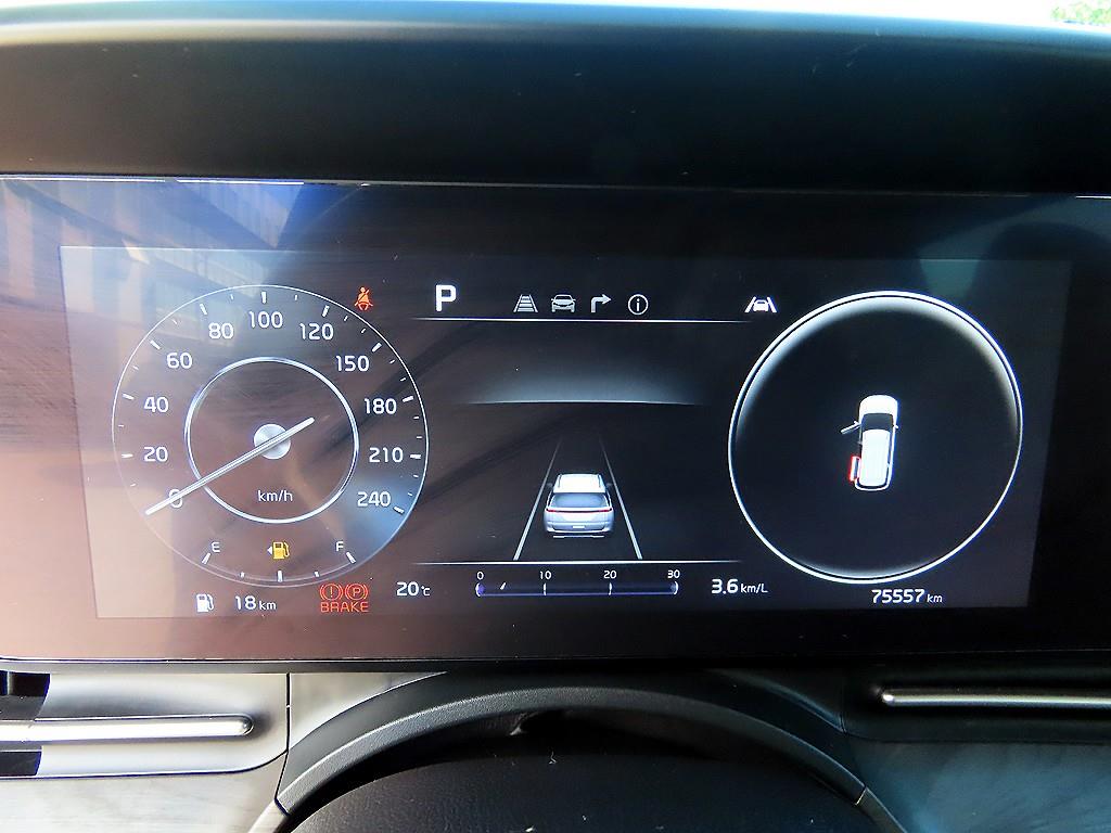 Kia Carnival — photo 09