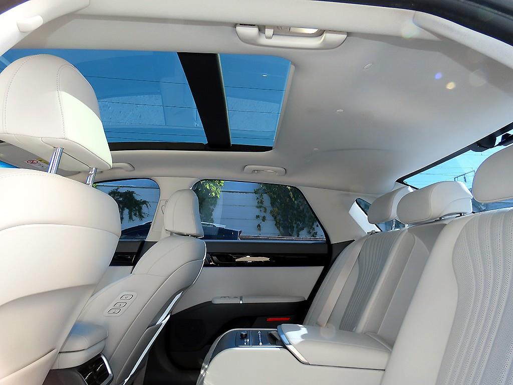 Hyundai Grandeur — photo 17
