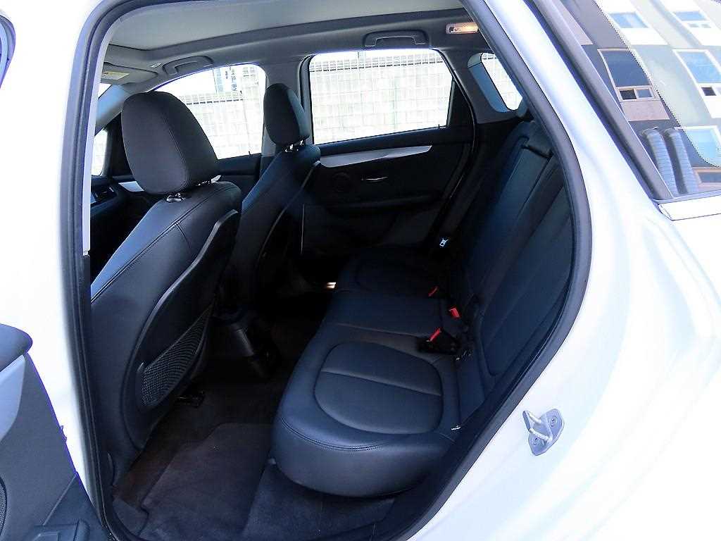 BMW 2-Series — photo 06