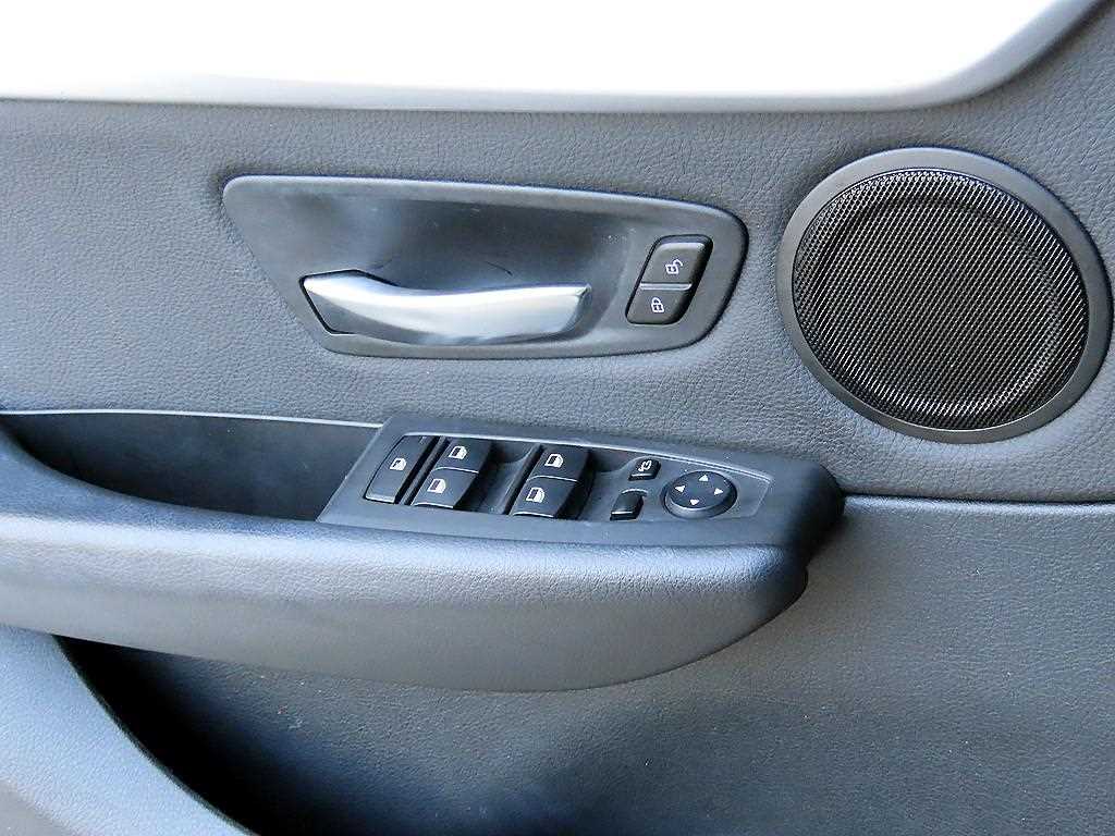 BMW 2-Series — photo 11