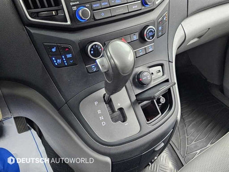 Hyundai Starex — photo 09