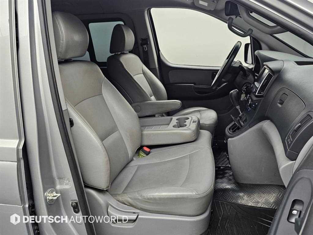 Hyundai Starex — photo 10