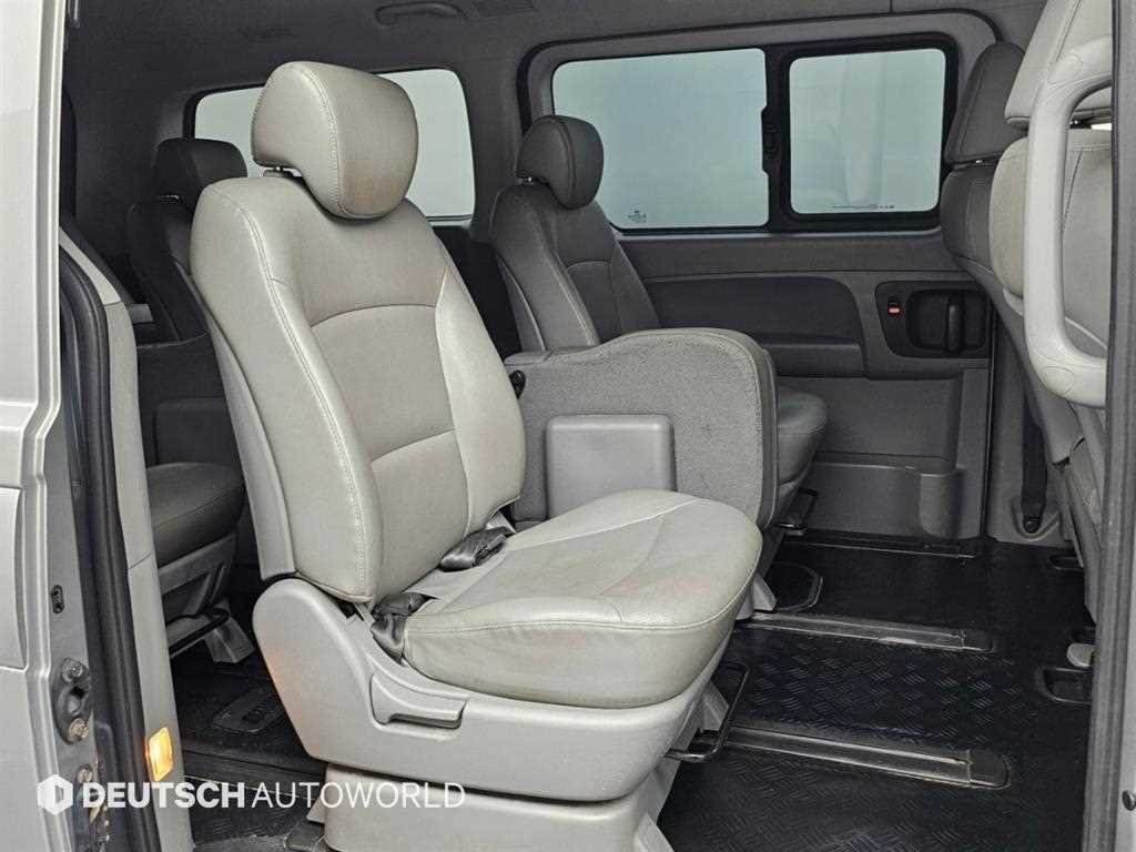 Hyundai Starex — photo 12
