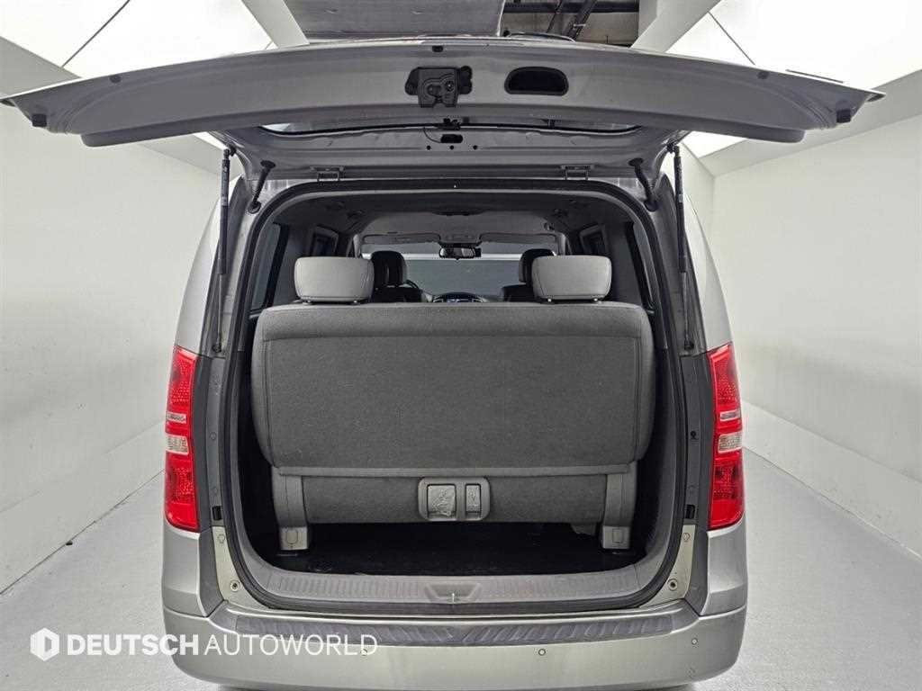 Hyundai Starex — photo 18