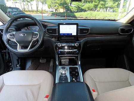 Ford Explorer — photo 07